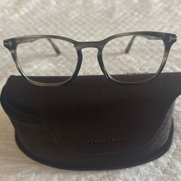 Tom Ford Unisex Eyeglasses TF 5505 005 Size 52~19~145. They are made in Italy. - Picture 3 of 6